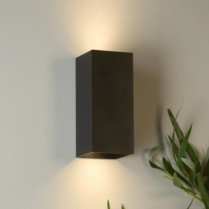 Aplique de pared London Square, negra, altura 15 cm, metal, 2 luces.