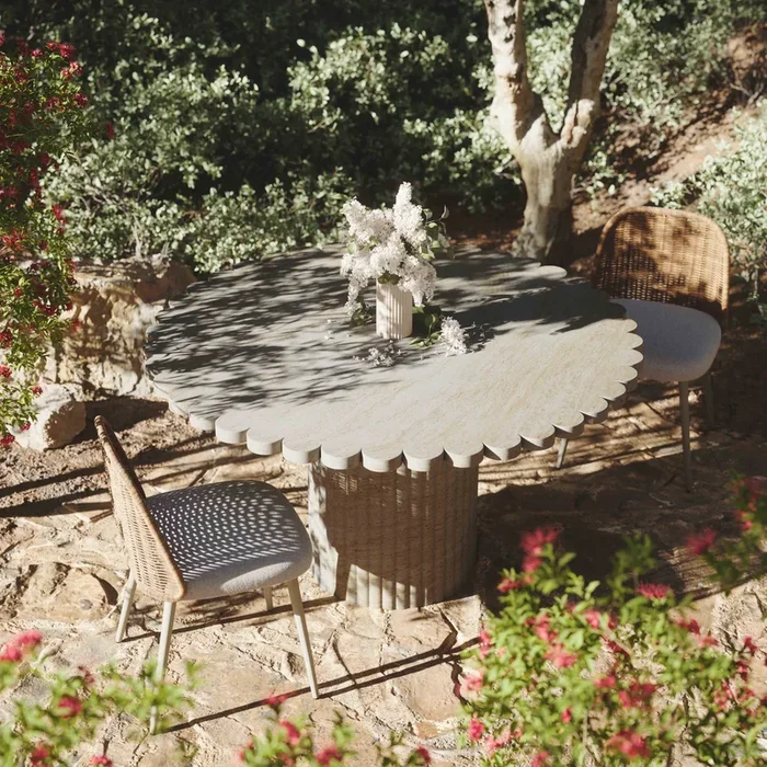 Blossom Washed Travertine Finish Indoor / Outdoor 54″ Round Dining Table