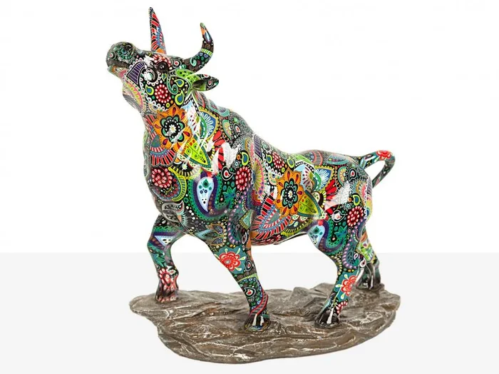Figura Toro Colores En Sop. Resina