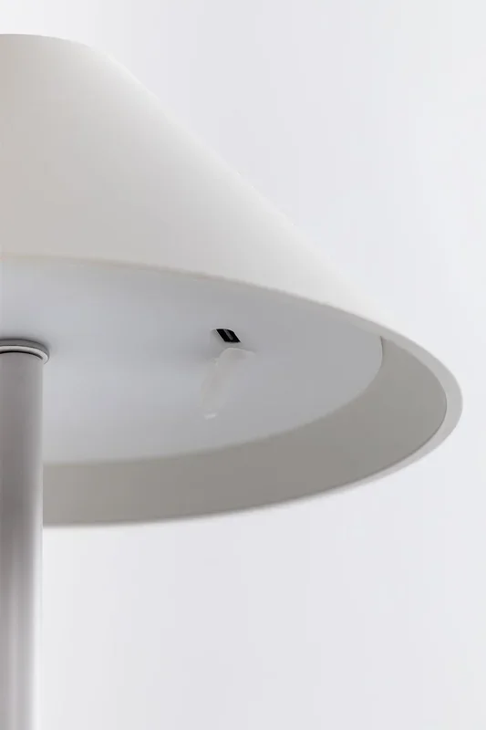 Lámpara de mesa LED inalámbrica para exterior Nebida Blanco – SKLUM
