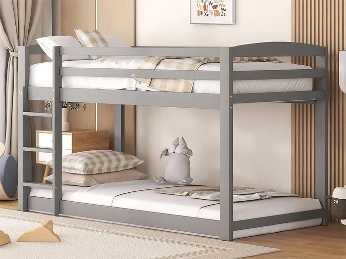 Litera de pino con barreras anticaída + escalera – 90x200cm – Gris