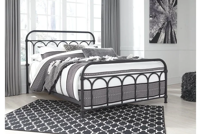 Nashburg Black Queen Metal Platform Bed