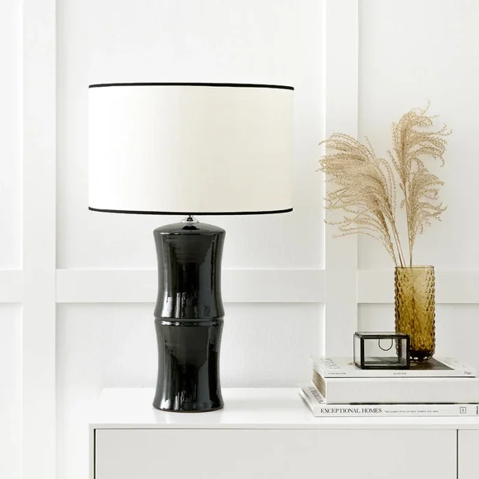 Pantalla blanca con ribete Linen Blanco – Kenay Home