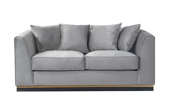 Pino – Sofá de dos plazas – Gris Paloma – Base de latón