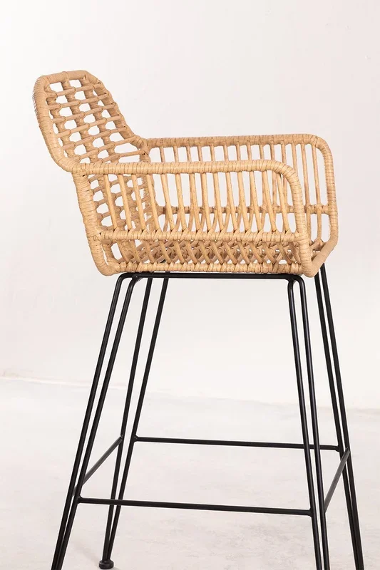 Taburete Alto en Ratán Sintético Eska ↑75 cm Negro – SKLUM