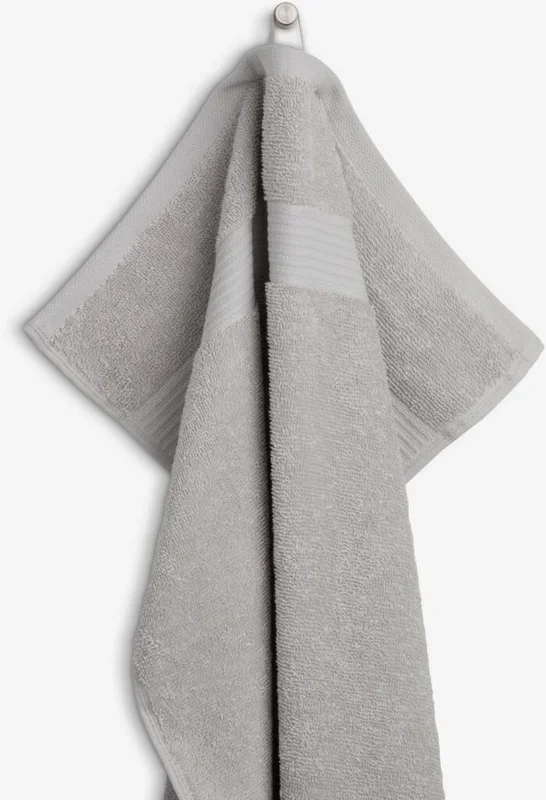 Toalla de ducha KARLSTAD 70×140 gris claro