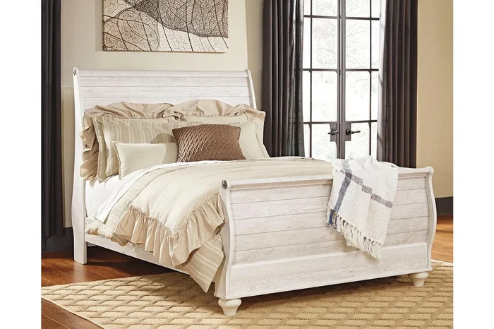 Willowton Whitewash Queen Sleigh Bed